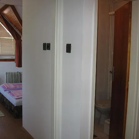 Aparthotel Voeroeskut Panzio Csopak