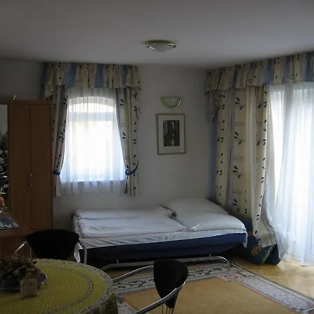 Aparthotel Voeroeskut Panzio