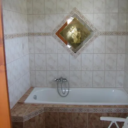 Voeroeskut Panzio Aparthotel Csopak