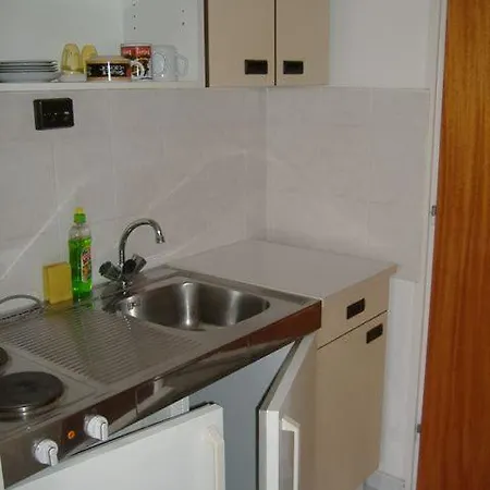 Aparthotel Voeroeskut Panzio *