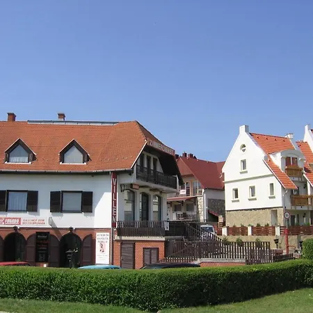 Voeroeskut Panzio Csopak