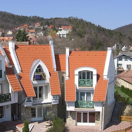 Voeroeskut Panzio Aparthotel *